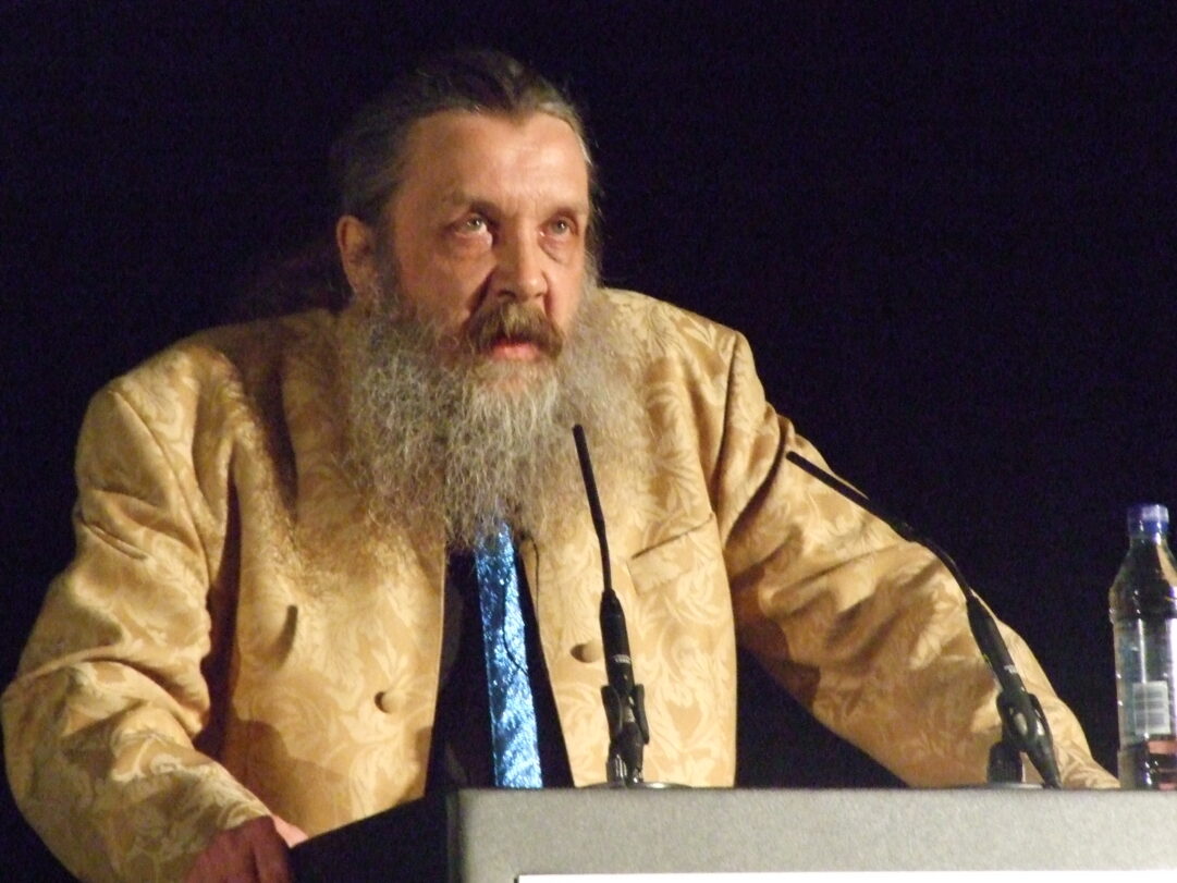 alan-moore-2-cosas_felices