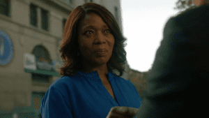 La "honorable" politica Mariah Dillard (Alfre Woodard).