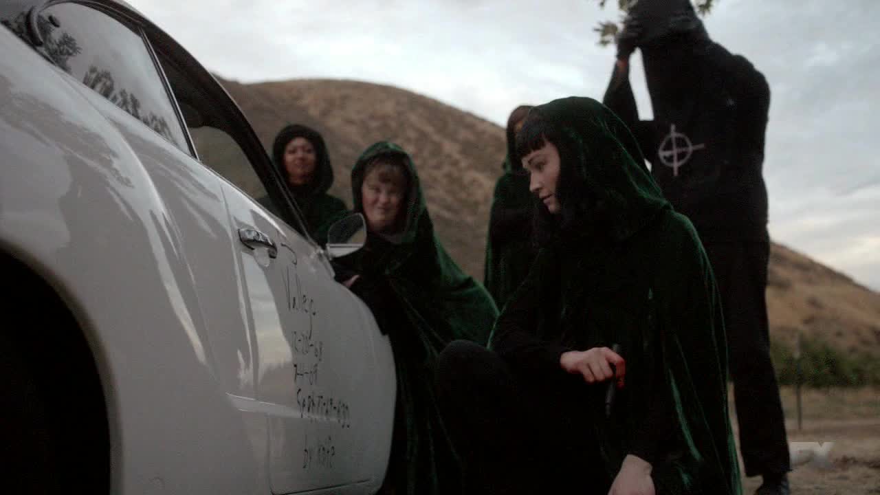 ahs cult lascosasfelices2 1