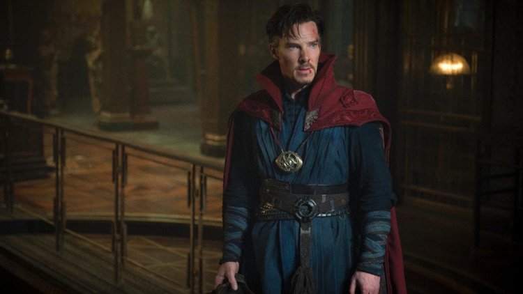 new avengers infinity war set photos surface featuring doctor strange and ant man in trouble social