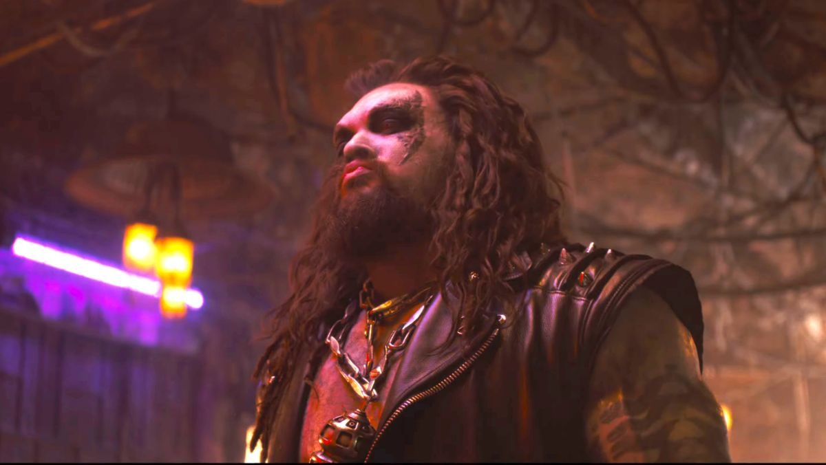 Supergirl trailer stars Jason Momoa Lobo 1