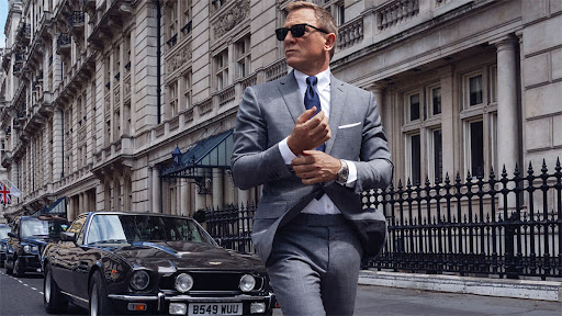 James Bond 007 debe de ser un hombre y británico según su productora