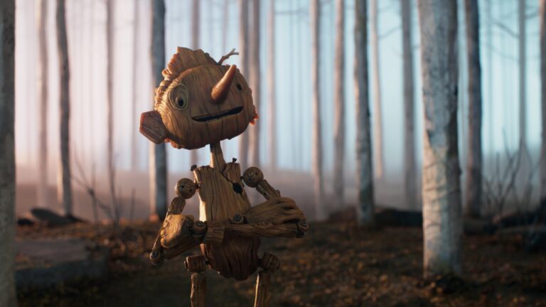 Crítica de Pinocho de Guillermo del Toro (2022): una adaptación impactante y oscura pero también (justamente) con algunas sombras