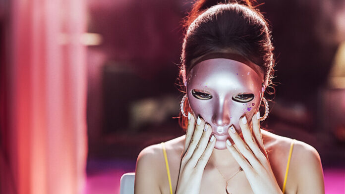 La chica enmascarada