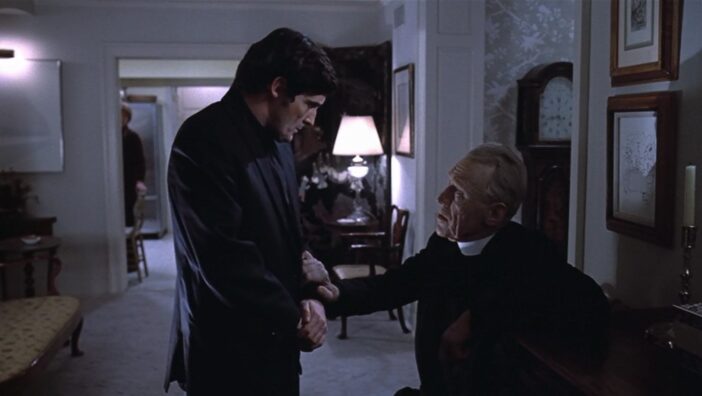 el exorcista las cosas felices.06 e1702591084760