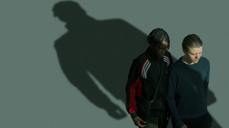 En tus manos (2024) La miniserie de Netflix