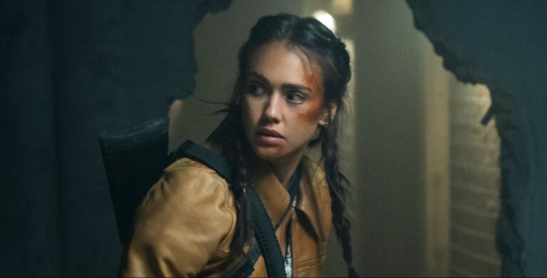 Crítica de Detonantes (2024) en Netflix: Jessica Alba sorprende, pero la película no…