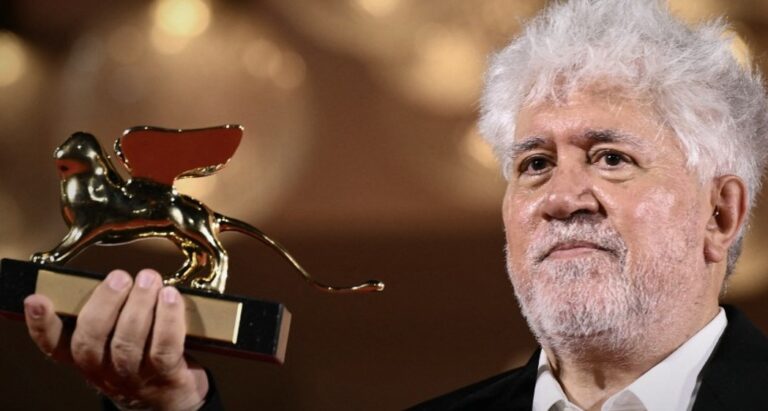 Pedro Almodóvar se quedó con el León de Oro por su primera película en inglés