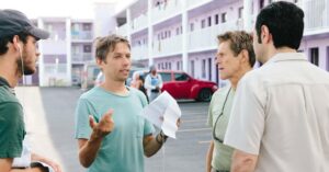 baker on set cosas felices