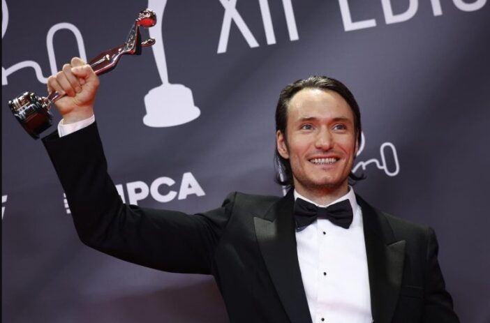 premios platino las cosas felices.08 e1745808013864