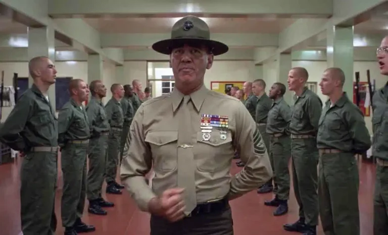 la chaqueta metalica