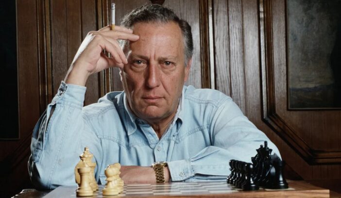 Frederick Forsyth las cosas felices.01 e1749522218878